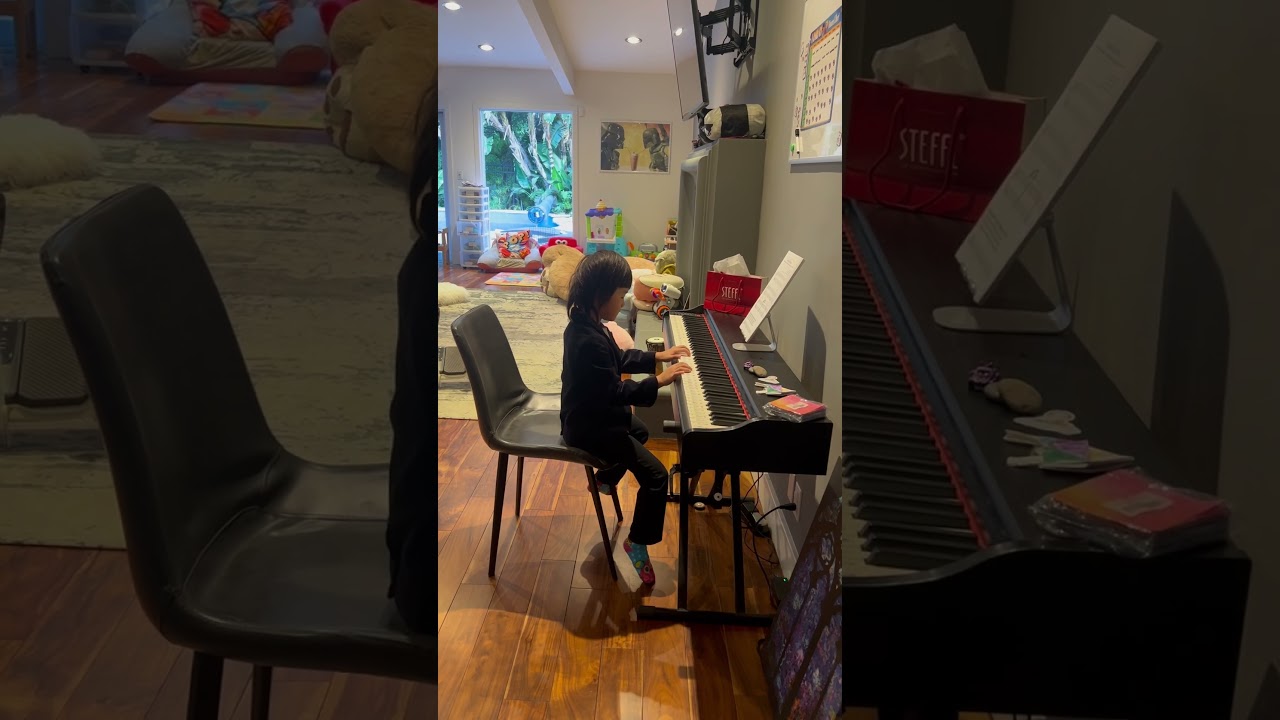 Piano solo-Mary had a little lamb