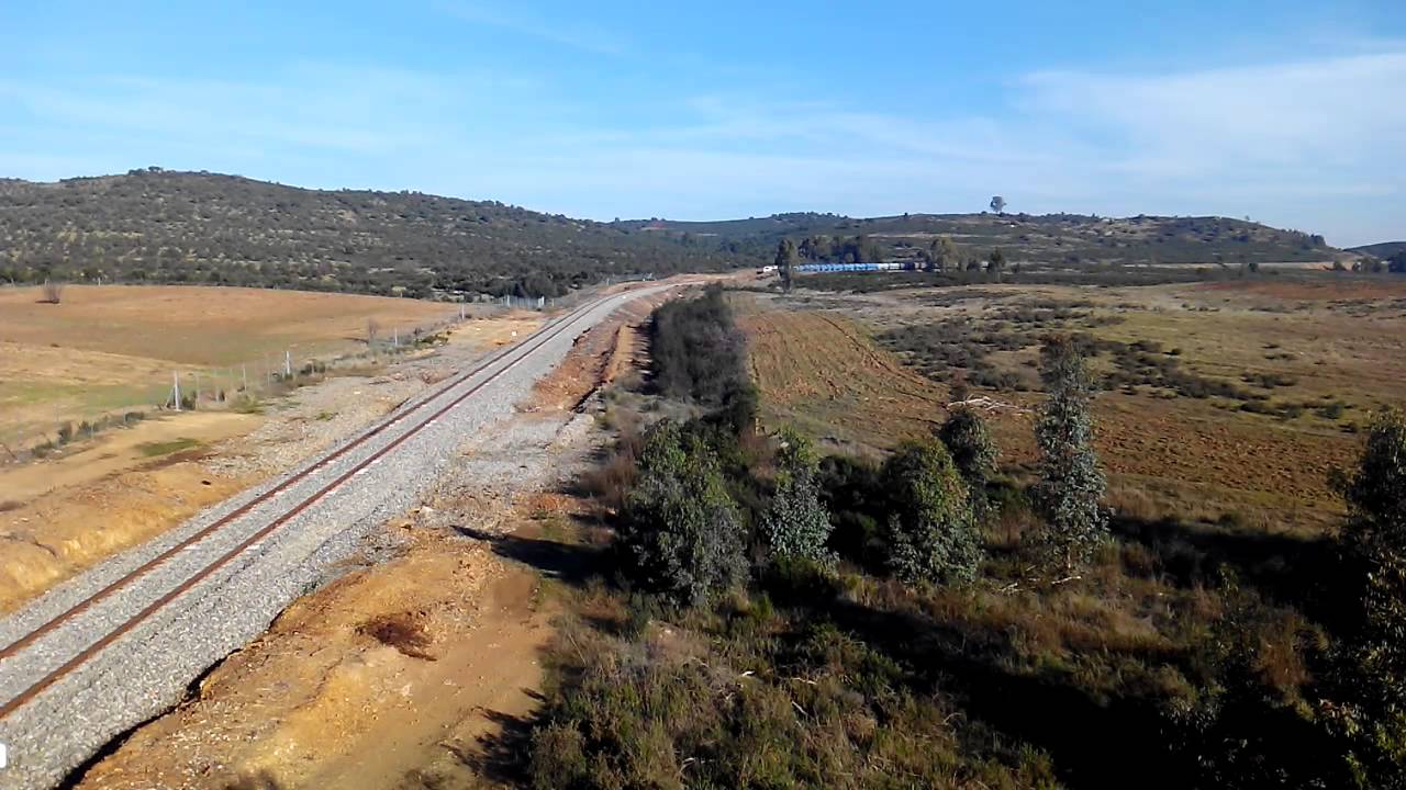 Spectacular sound of 333 class with Biodiésel train in the Zafra - Huelva line. (part 1)