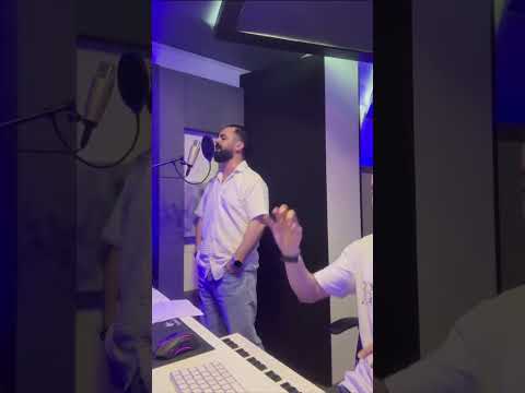 کاور دلی هیس از آصف اریا با صدای فرشید فرح بخش و دستان پر توان داداشم بردیا 