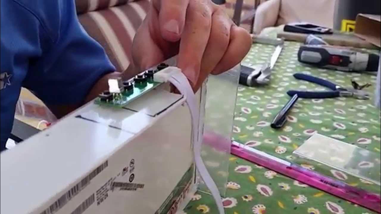 How to Make a Portable Raspberry Pi with old Laptop Screen [EASY] YouTube