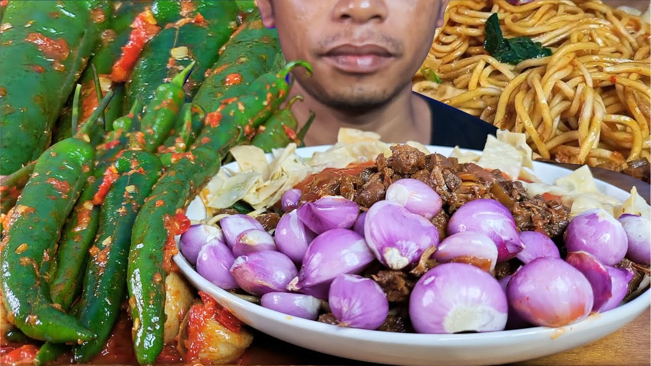 ASMR Mie Ayam, Ase Cabe & Bawang Merah | Spicy Noodles with Raw Shallot Crunch Sounds!