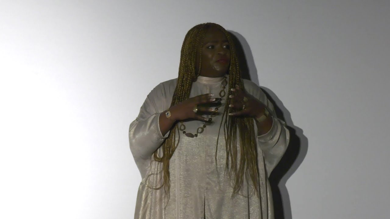 Devenir le personnage principal de son histoire | Mariama Tendou Kamara | TEDxBambeto