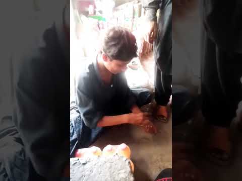 لڑکے کے پاس جادو ہے يا ہاتھ کی صفائی