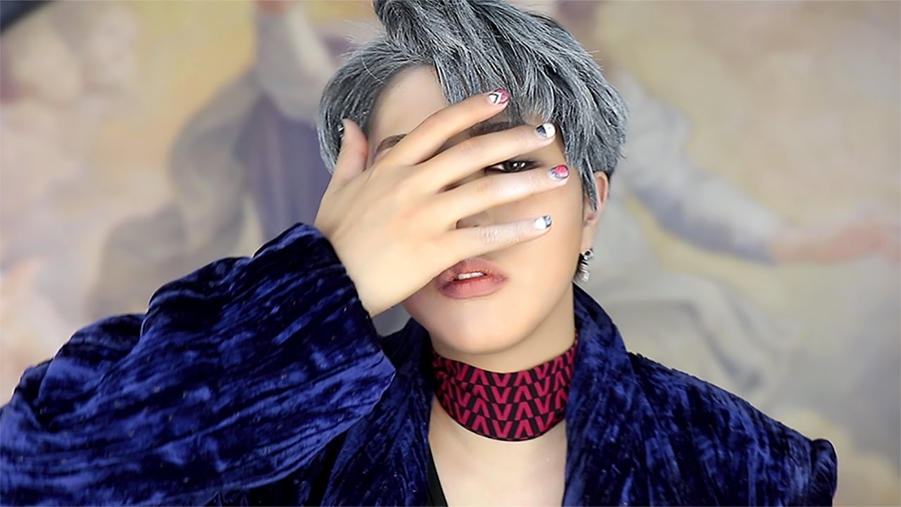 Jimin's blue hair in "Blood Sweat & Tears" music video - wide 7