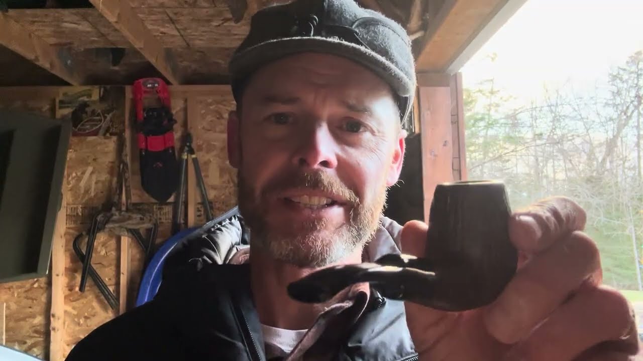 2024 LJ Peretti Yuletide in a LCS briar.