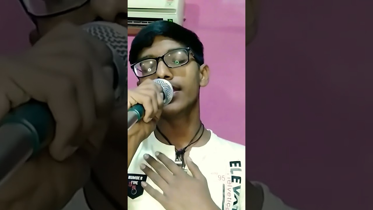 kyu ki tum hi ho Aashiqui 2. boy singing arjit sing song #arjitsingh #sarukhkhan #salmankhan