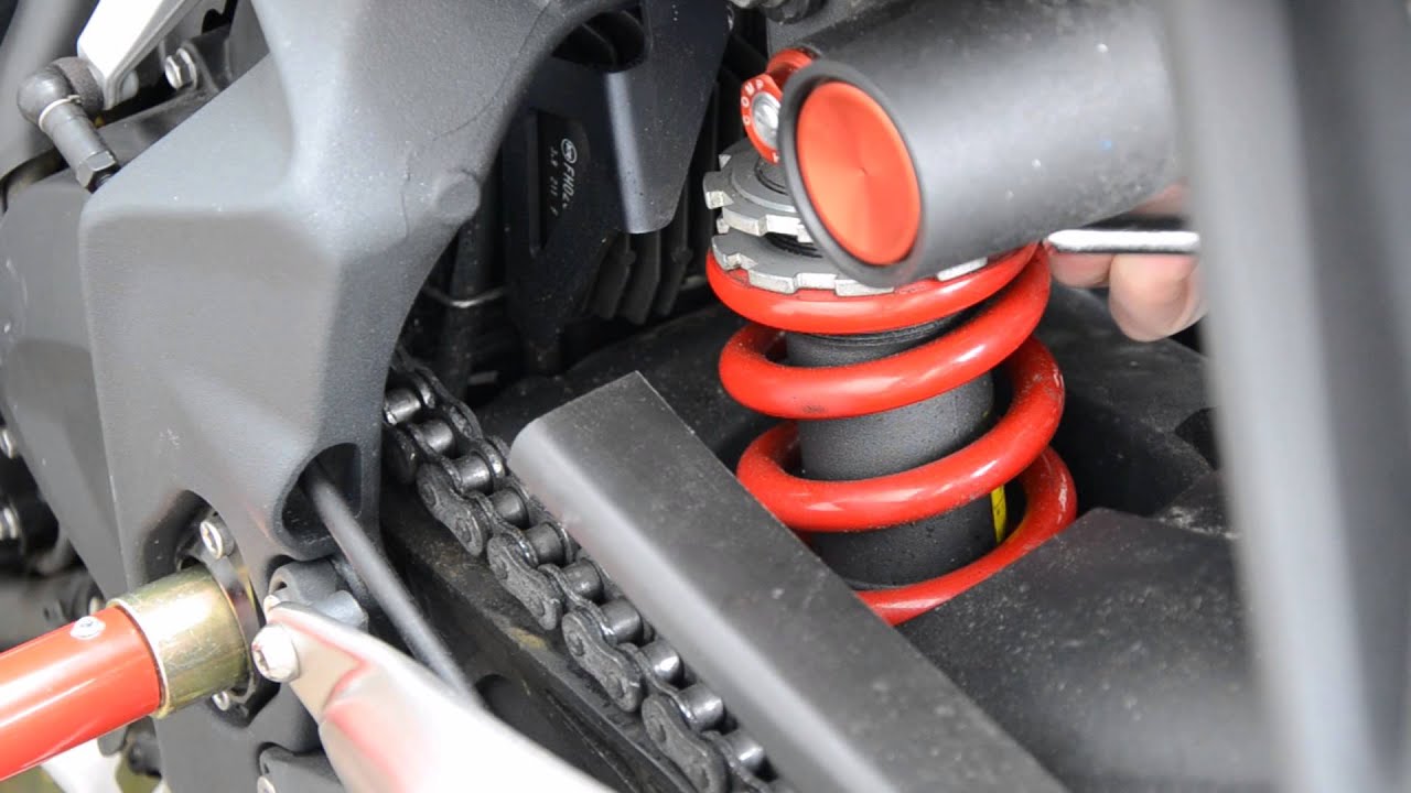 Street Triple R, Rear shock preload adjustment YouTube