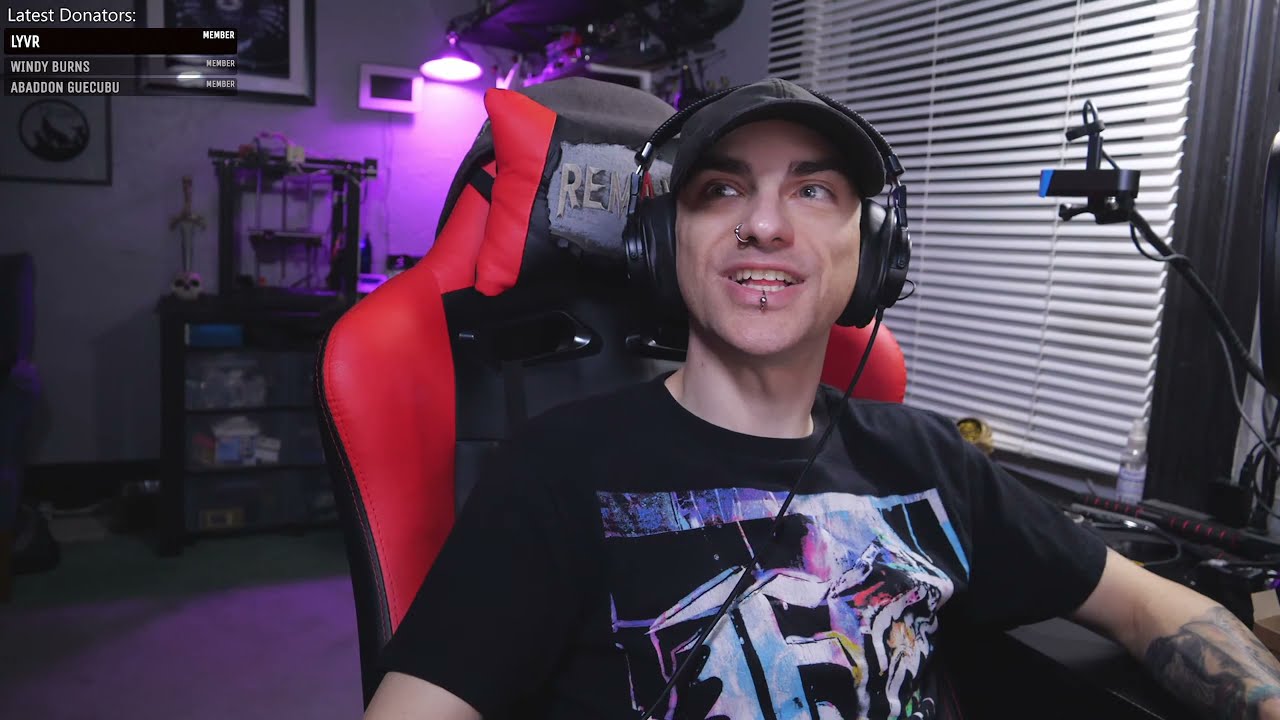 Late Night Hangout | Chatting about skydiving and more