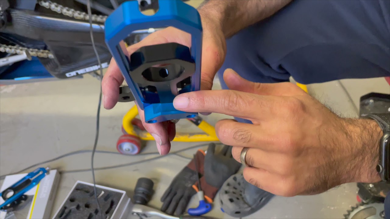 Chain adjuster BMW 1000RR K67. Alpharacing - YouTube