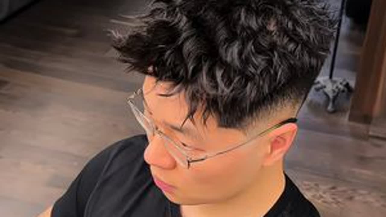 火焰前刺烫发教程又来咯 #前刺 #火焰前刺 #烫发教程 #男士发型