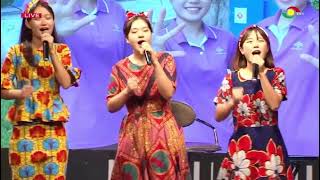 Adom Stars Singing 'Awanwa Do' by Cindy Thomson