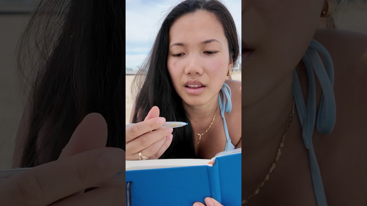 Doodling at the beach using only blue 💙🌊🖌️ #asmr #ocean