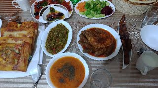 طاولة الافطار لاول أيام رمضان تصوموه بالصحة والعافية حبيباتي وصح رمضانكم وكل عام وانتوما بخير