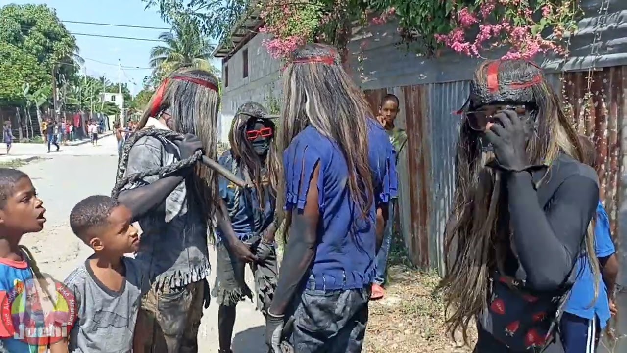 Las Macaritas Timboleos o Cocoricamos de San Juan, la gran carrera que le dan a decenas de niños