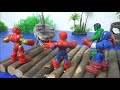Spiderman Super Heroes, Passing through the sea avoiding sharks toys play