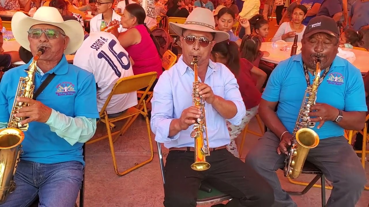 Mix.. de Canciones y Corridos con la Mejor Banda de la Mixteca Oaxaqueña ..para Mi..Gusto.