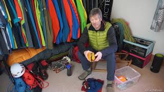 Packing to stay overnight in an alpine hut Guide