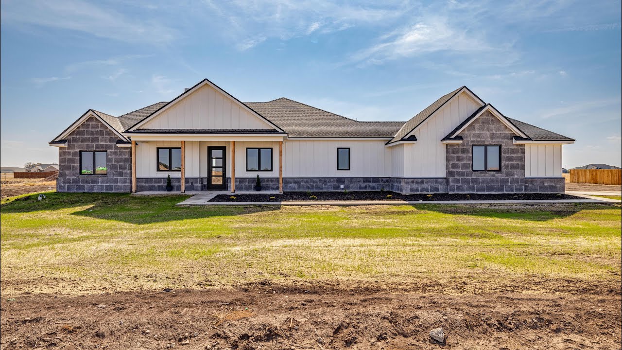 San Angelo Homes For Sale - 4 Bedroom Windsor Estates New Construction on 1 Acre