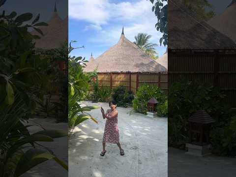 <strong>몰디브에서</strong> NewJeans (뉴진스) - How Sweet #뚜아뚜지 #maldives #banyan_tree