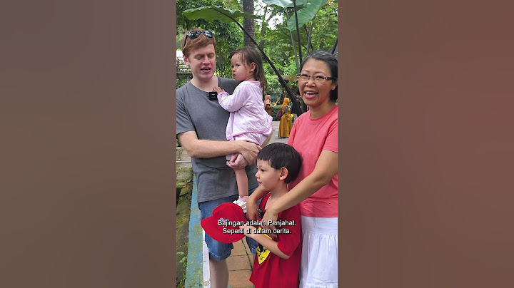 A Caucasian Child Learns Javanese for Animals!! He Says "Wedhus" Very Clearly!!