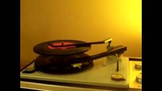 DANSETTE -TRANSIT- 1966 battery record player
One of the last great dansette players which seems to have only been avalible for a year, 2 versions were made, battery & electric, or just electric, heaverly endoresed by Cathy McGowan ( ready steady go girl ) it should have been hugely popular, featuring a new shape and design for dansette, its clumpy and heavy and not something a young lady would want to lug around, DANSETTE -TRANSIT- 1966 battery record player