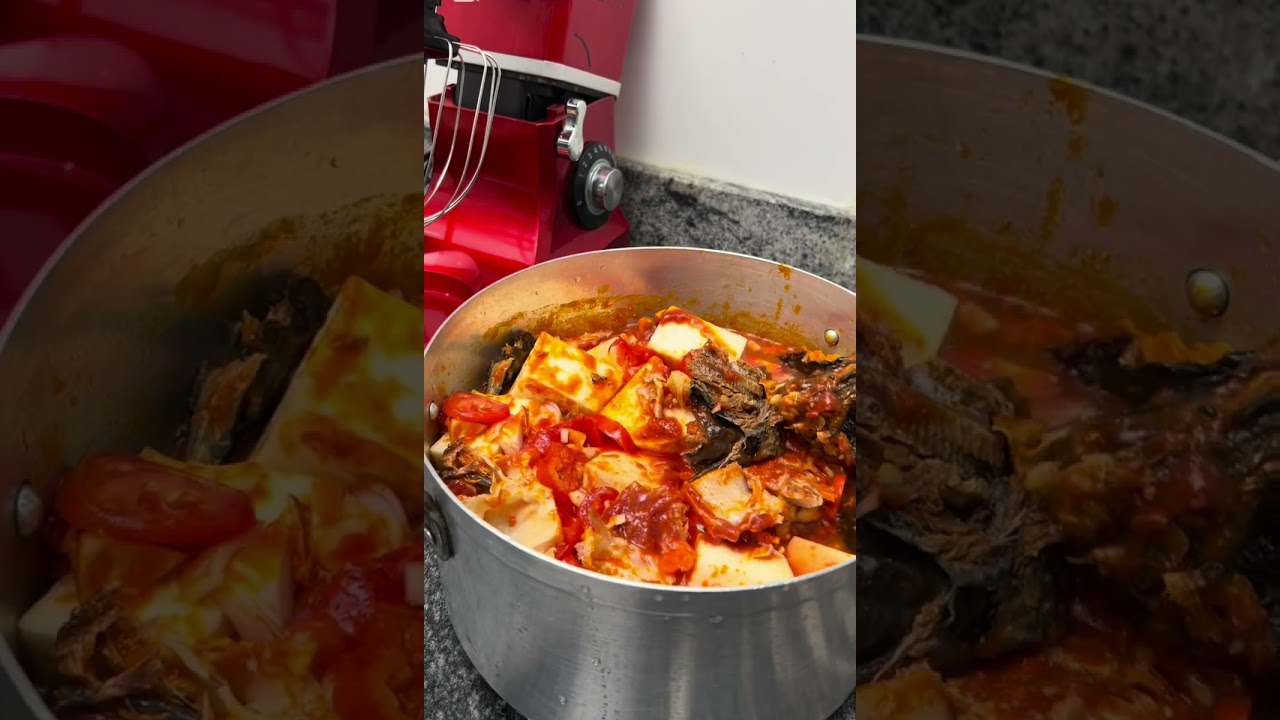 My mum taught me how to make yam porridge with stock fish 