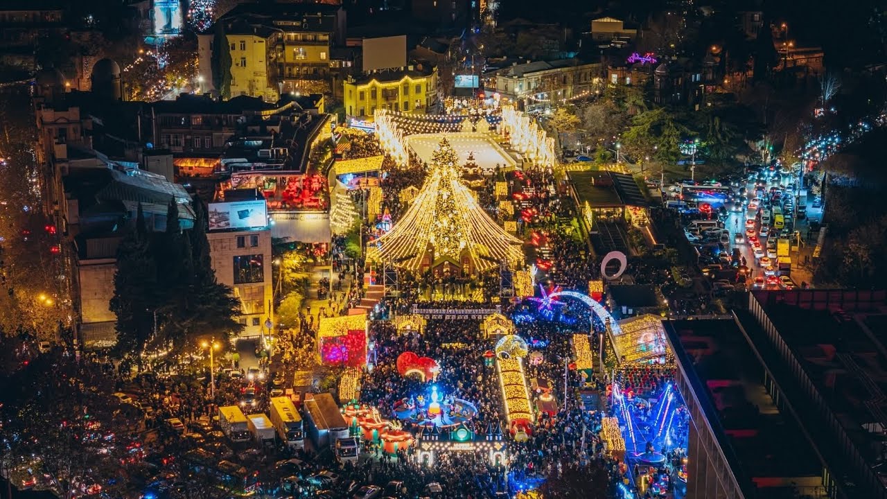 Тбилиси. Варкетили- Площадь Героев. Ночной маршрут по новогоднему городу. 