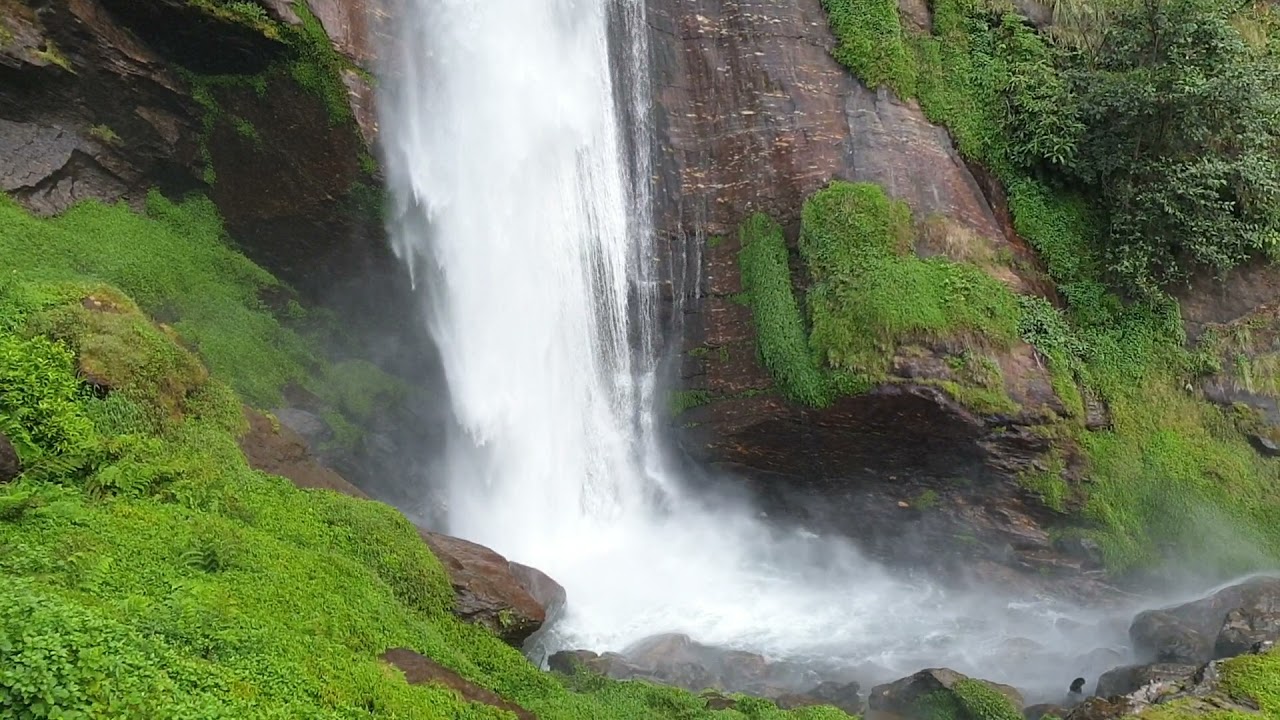 20211027 водопад в Syange, Непал