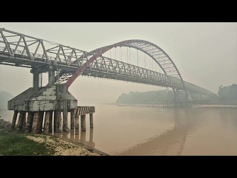 Thick haze shrouds capital of Central Kalimantan on Indonesia's Borneo | AFP