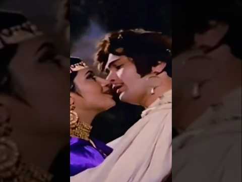 عاشق که مثل مجنون دیوانه لیلی خود است  شعر شعر عاشقانه غزل     راز