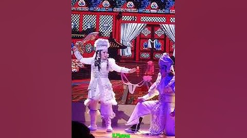 NSUT Tú Sương dù đổ máu nhưng vẫn cố gắng hoàn thành vai diễn ( Đoàn Hồng Ngọc 26/7/20)