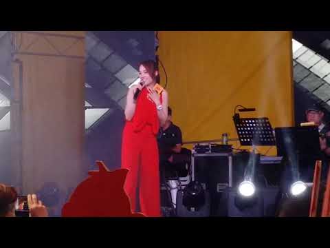 Sherraine sang "眉飞色舞"。