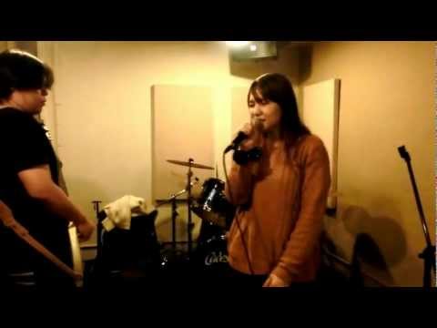ya wai 樂團 -  管他甚麼音樂 練習
