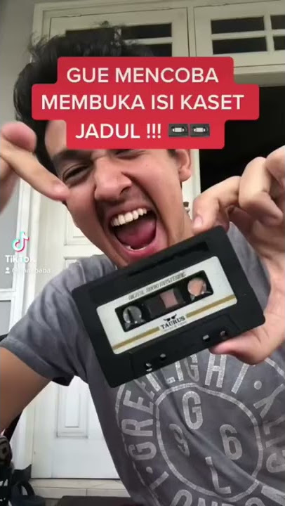 I Tried to Open an Old Cassette and THIS IS WHAT IT CONTAINS!!! 😱😱