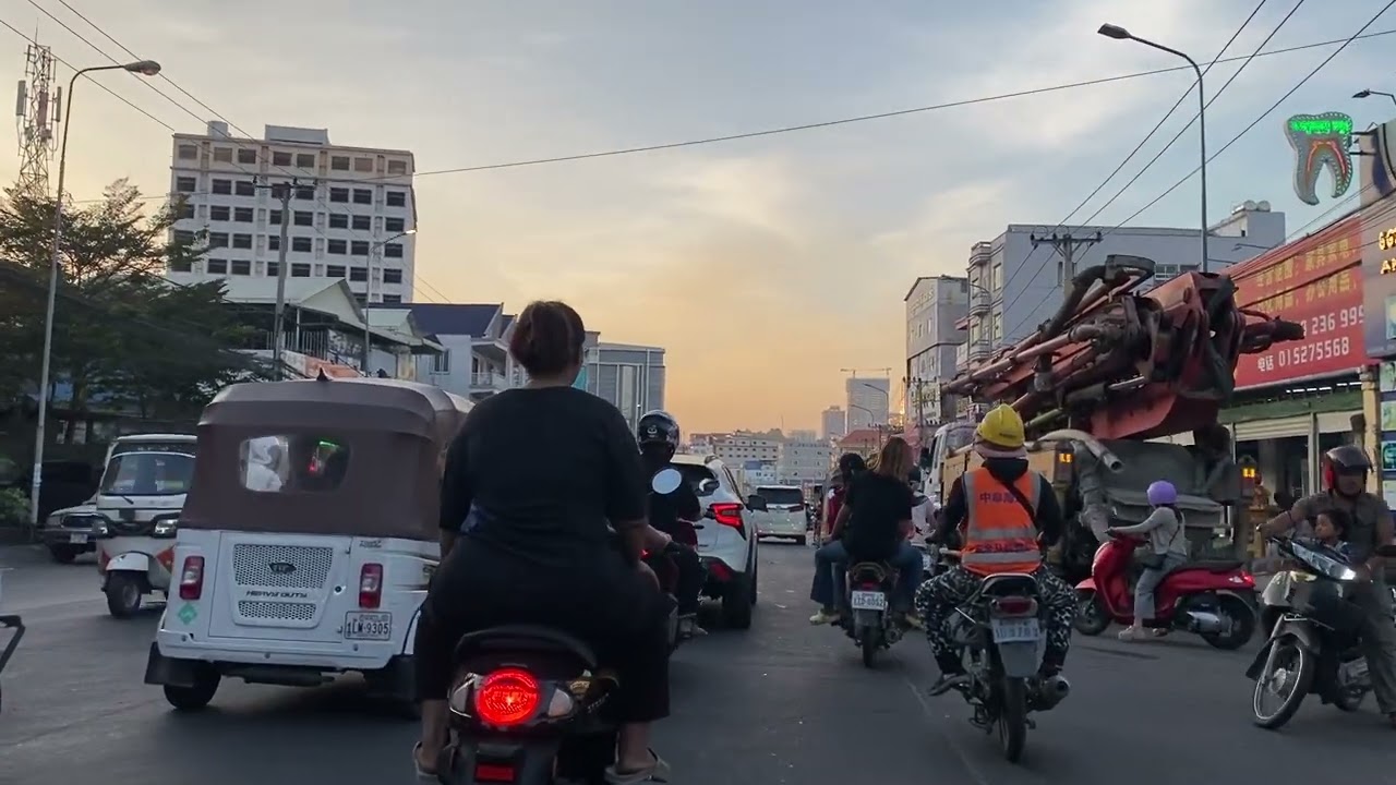How  the People Drive in Sihanoukville