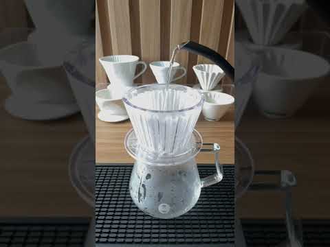 Preparando café na
