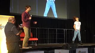 Celebrity Fan does Napoleon Dynamite Dance in front of Jon Heder! Supanova Sydney Wealth