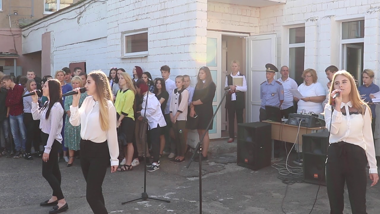 Песня "Пока мы молоды" - YouTube