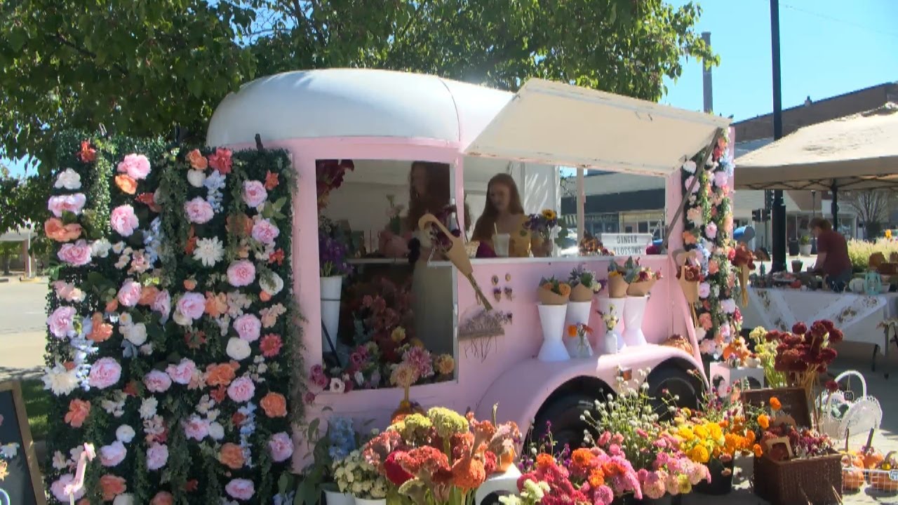 Buzzing with excitement: Paris Honeybee Festival kicks off with 40 vendors and live music