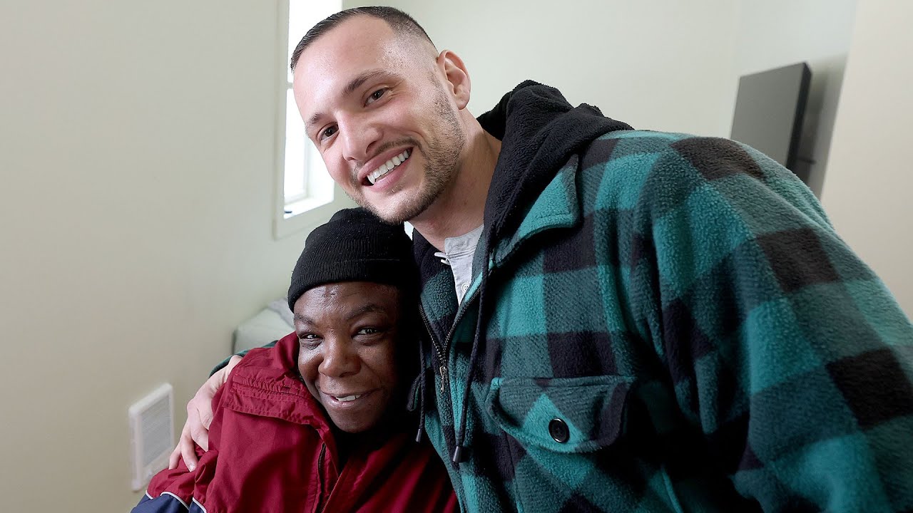 Officer helps homeless woman find a home