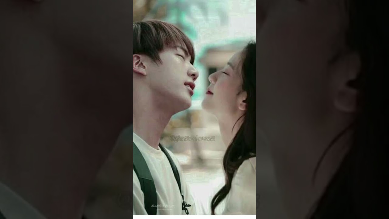 Kim and jisoo are kissing each other 