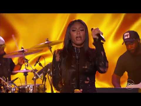 FLO On Jimmy Kimmel Live! (Cardboard Box)