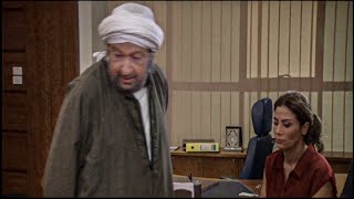 قلعه هدومه من غير ما يلمسه و مشاه ملط في الشارع لما عرف انه اتعرض ...