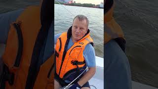 успеть убрать спинч до шквала #automobile