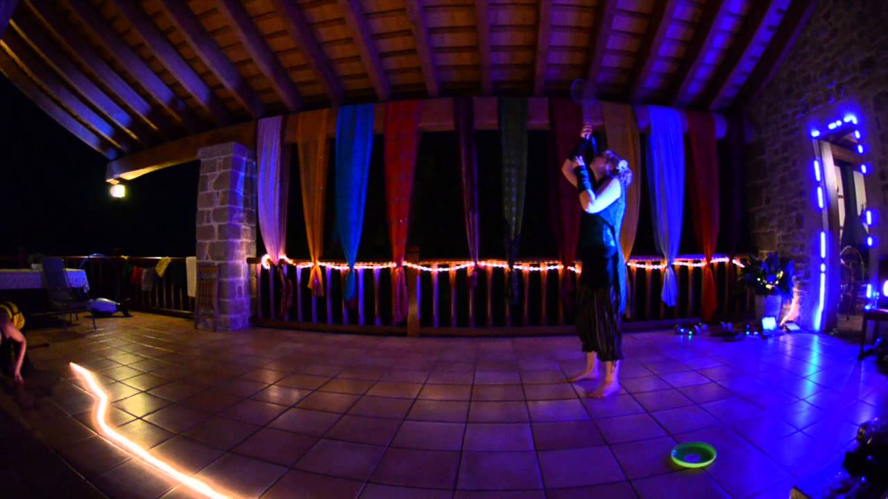 UKHG SPAIN 2015 - LIVI'S GUIDE TO DATING