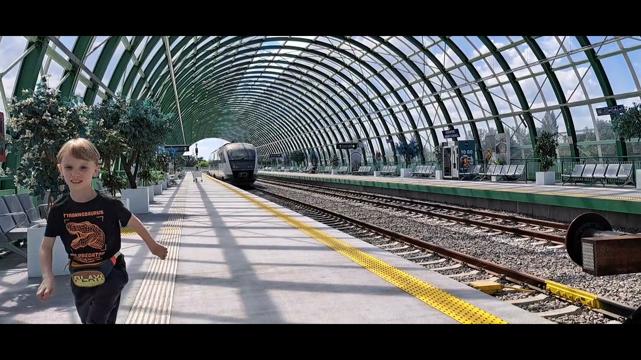 Henry Coandă Train - YouTube