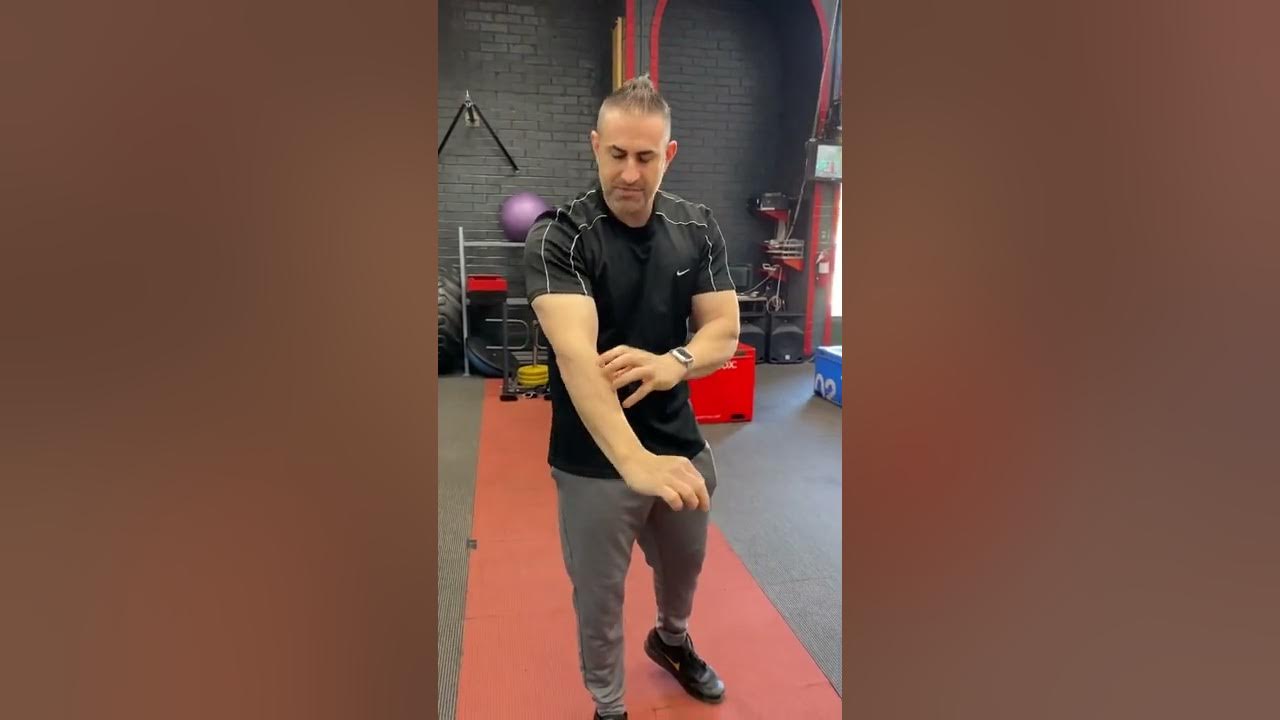 Rope Pulls to work the rear delts and back for Women and Men YouTube