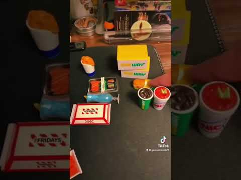 Opening another foodie mini brands. - YouTube