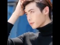 Lee Jong Suk quyến rũ chụp hình tạp chí