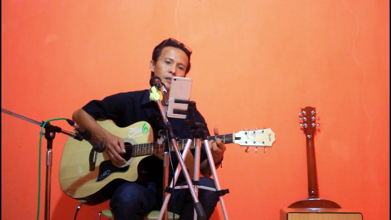 MAMAH...[IBU] EDDY SILITONGA ACOUSTIC COVER BY MANGO KUSTIK YouTube